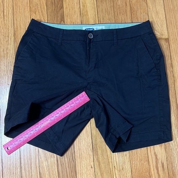 Old Navy Shorts - Picture 2 of 5